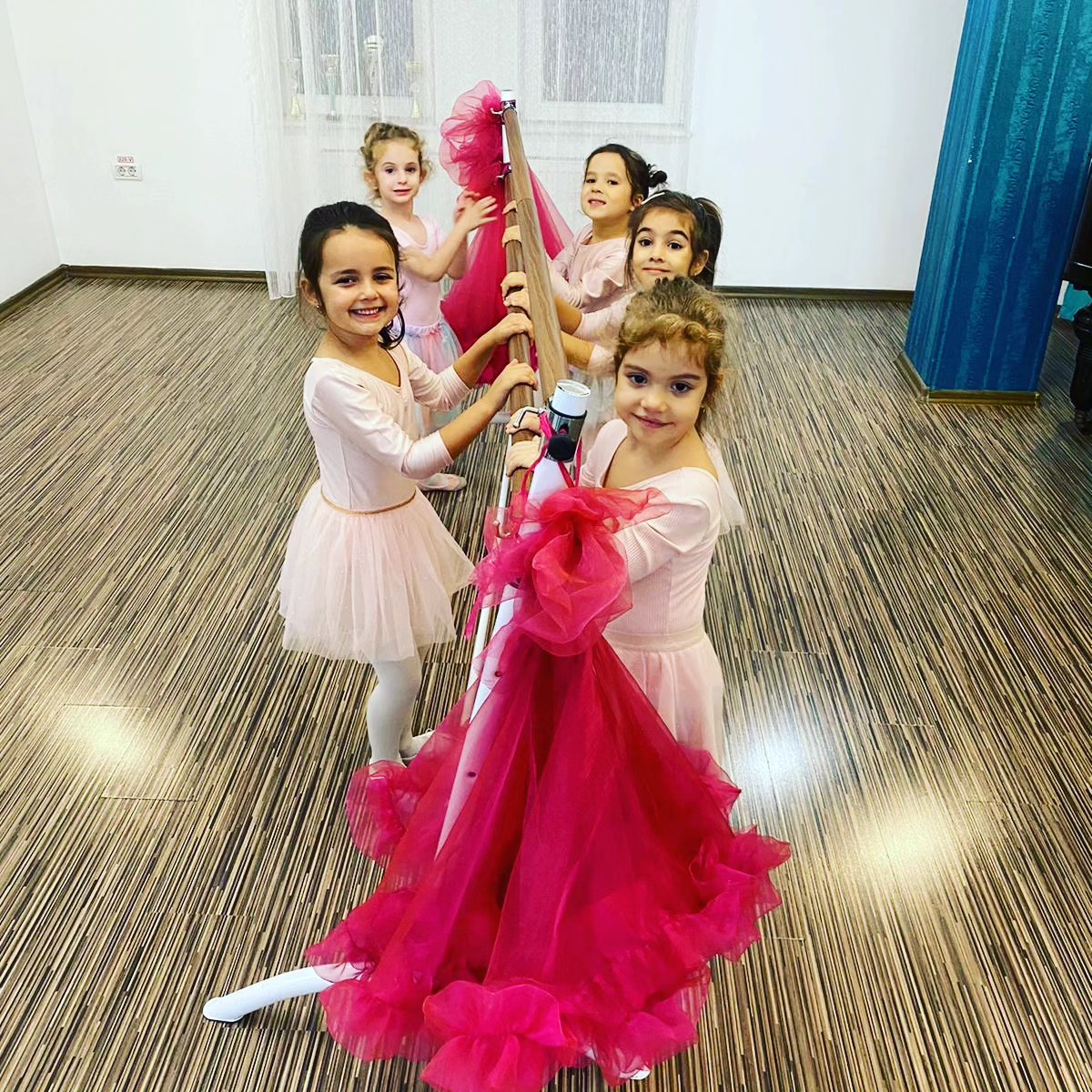 394108706_727970546018144_2622602220528676430_n - Copy